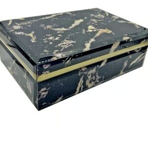 NEW Lola Rose London Nikki Xx Marble Glass Jewelry Box